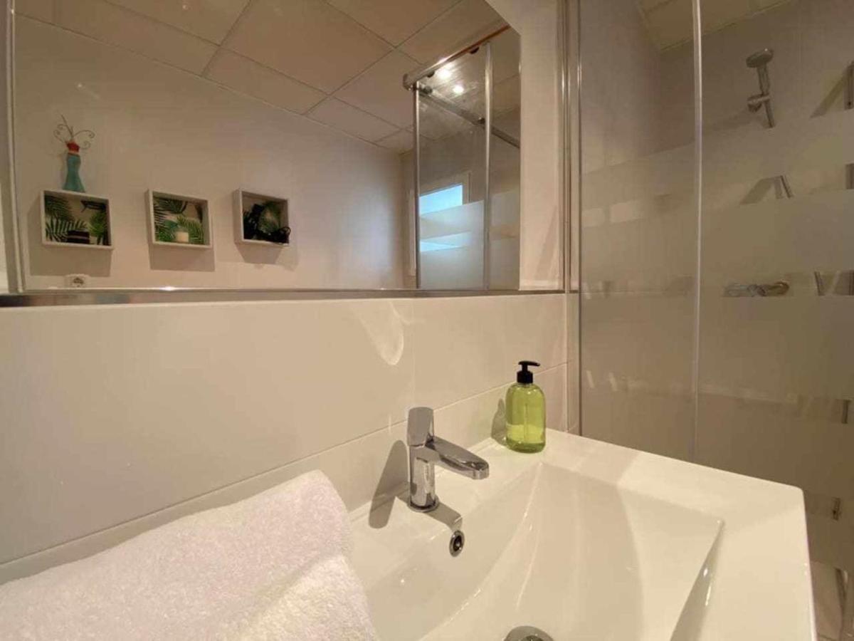 Brava Style Apartment Пего Екстериор снимка